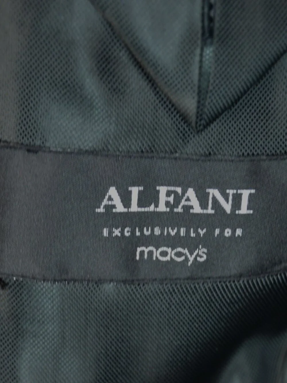 Alfani Charcoal 100% Wool Pinstripe 3 PC Suit 40 S 34 x 28 Dual Vent $495 MSRP